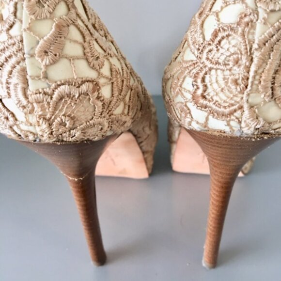 Report Signature Cream Lace embroidery Platform heel size 7.5 - Picture 4 of 12